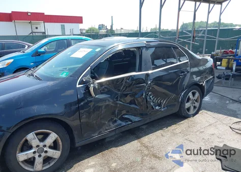 2008 Volkswagen Jetta Se/Sel from USA, damaged, VIN 3VWRZ71K28M077075